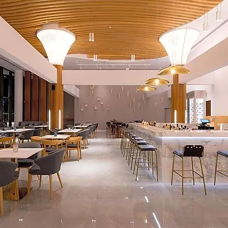 Hotel Radisson Larnaca 3*