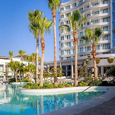 Radisson Larnaca 3* Livadhia