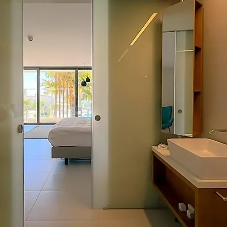 Radisson Larnaca Hotel Livadhia