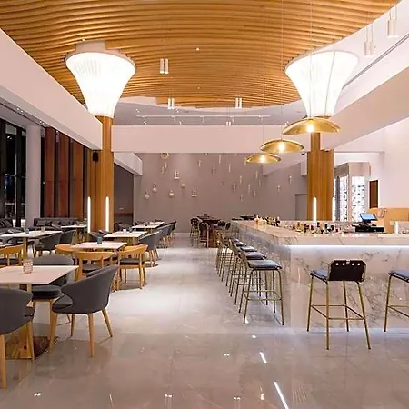 Radisson Larnaca Hotel Livadhia