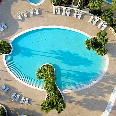 Radisson Larnaca Hotel 3*