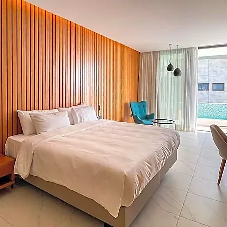 Radisson Larnaca Hotel 3*