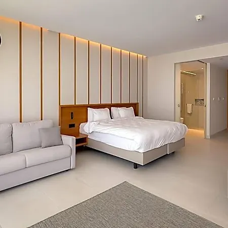 Radisson Larnaca Hotel 3*