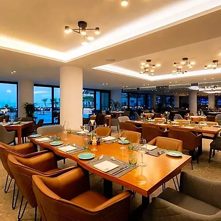 Hotel Radisson Larnaca 3*